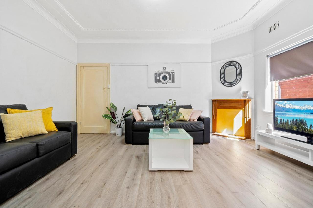 Burwood Newly Renovated 2 Bedroom Apartment Sydney Eksteriør billede