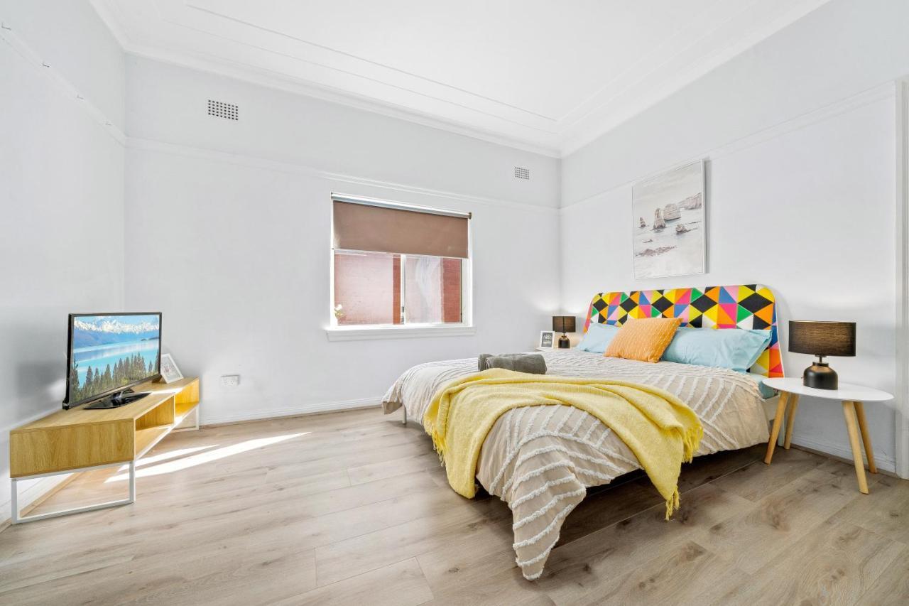 Burwood Newly Renovated 2 Bedroom Apartment Sydney Eksteriør billede